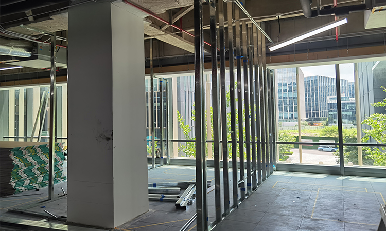 閔行外企海道爾夫?qū)嶒?yàn)室設(shè)備公司辦公室裝修現(xiàn)場 閔行外企海道爾夫?qū)嶒?yàn)室設(shè)備公司辦公室裝修現(xiàn)場